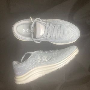 Under Armour Sneakers